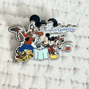 Disney- Magical moments Minnie, Mickey, Pluto, and Goofy pin